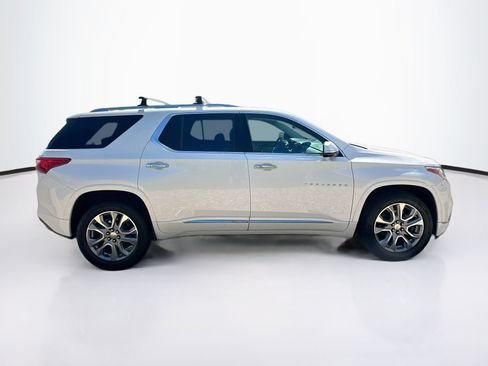 Used 2019 Chevrolet Traverse Premier w/ LPO, Black Accent Package AWD/4WD image 10