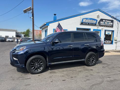 Used 2021 Lexus GX 460 Premium w/ Premium Package image 3