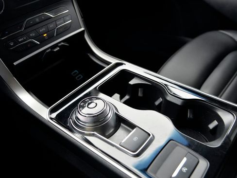 Used 2020 Ford Edge SEL w/ Convenience Package image 25