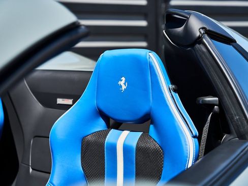 Used 2023 Ferrari 812 GTS RWD image 14
