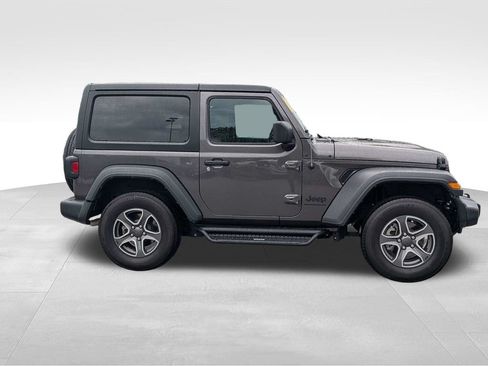 Used 2023 Jeep Wrangler Sport AWD/4WD image 3