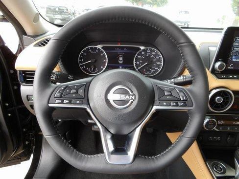 Used 2025 Nissan Sentra SV w/ SV Premium Package image 26