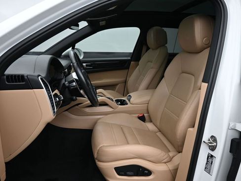 Used 2023 Porsche Cayenne Platinum Edition AWD/4WD image 10