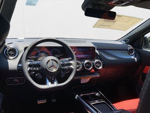 Used 2025 Mercedes-Benz GLA 35 AMG 4MATIC image 18