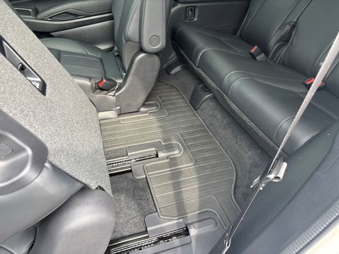 Certified 2025 Subaru Ascent Limited w/ Popular Package #1 image 40