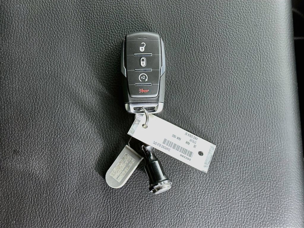 New 2026 RAM 1500 Express AWD/4WD image 19