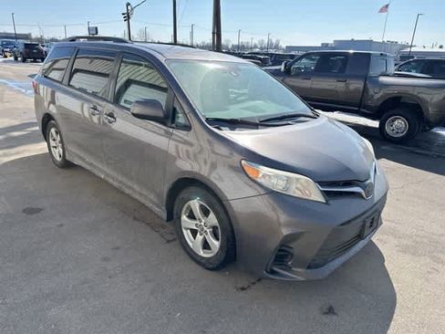 Used 2020 Toyota Sienna LE image 21