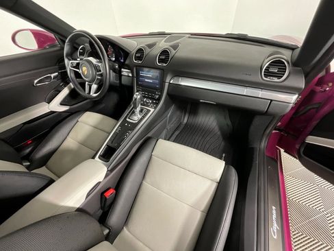 Used 2024 Porsche 718 Cayman image 17