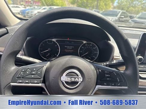Used 2024 Nissan Altima 2.5 SV FWD image 28