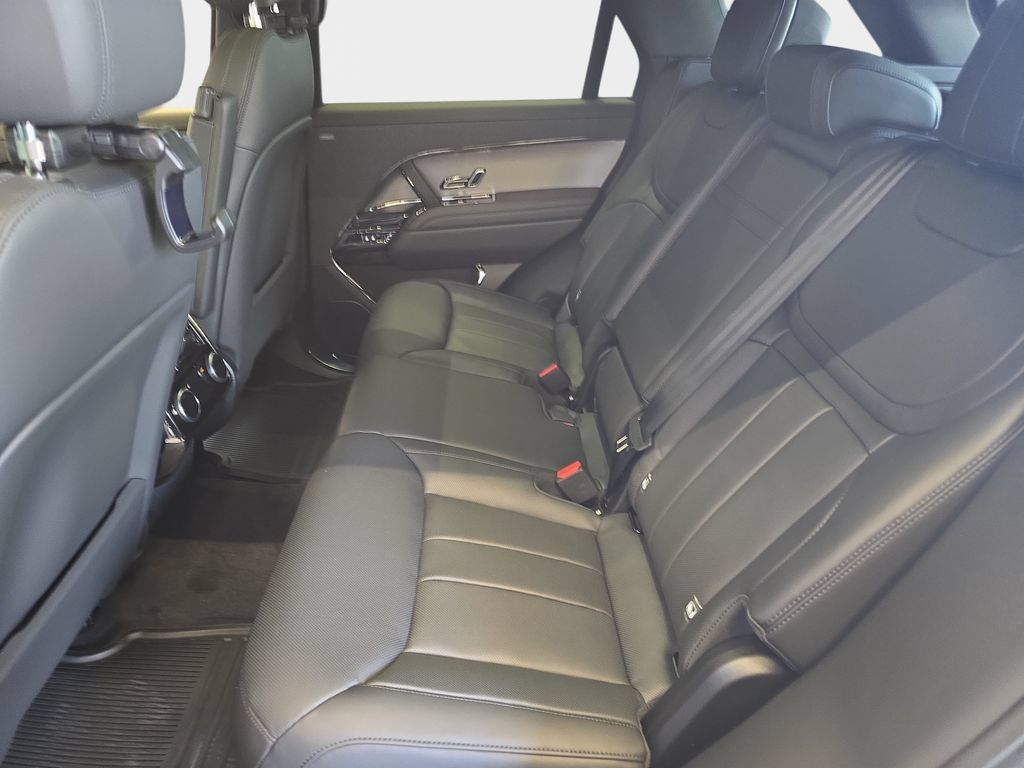 New 2026 Land Rover Range Rover Sport SE AWD/4WD image 11