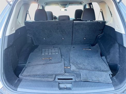 Used 2022 Nissan Rogue SV image 26