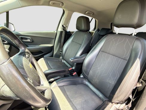 Used 2019 Chevrolet Trax LT w/ LT Convenience Package AWD/4WD image 11