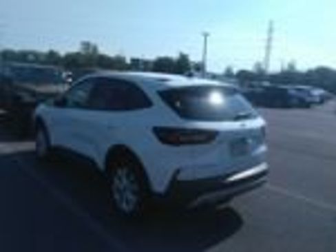 Used 2025 Ford Escape Active AWD/4WD image 2