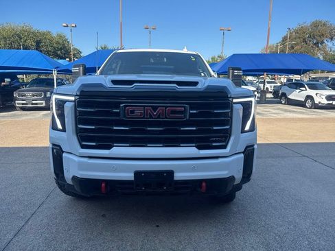 Used 2025 GMC Sierra 2500 AT4 AWD/4WD image 2