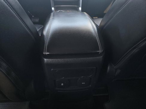 Used 2023 Ford Explorer XLT w/ Equipment Group 202A RWD image 7