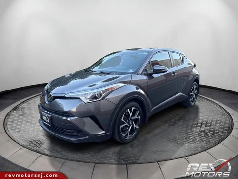 Used 2018 Toyota C-HR XLE image 1
