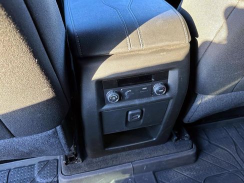 Certified 2023 Chevrolet Traverse LT image 12