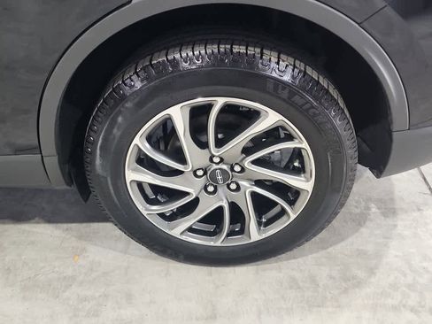 Used 2021 Lincoln Corsair FWD image 12