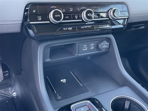 New 2025 Honda Pilot Touring image 19