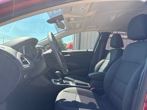 Used 2017 Chevrolet Cruze LT w/ Convenience Package FWD image 12