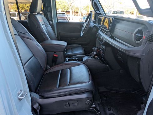 Used 2024 Jeep Wrangler Unlimited Rubicon w/ Technology Group image 23