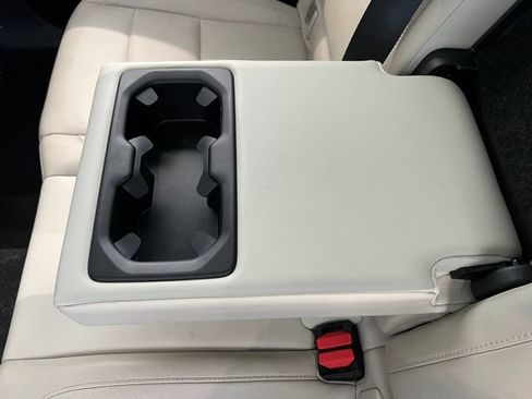 Used 2019 Volvo XC40 T5 Momentum AWD/4WD image 41