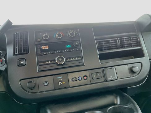 Used 2024 Chevrolet Express 2500 RWD image 15