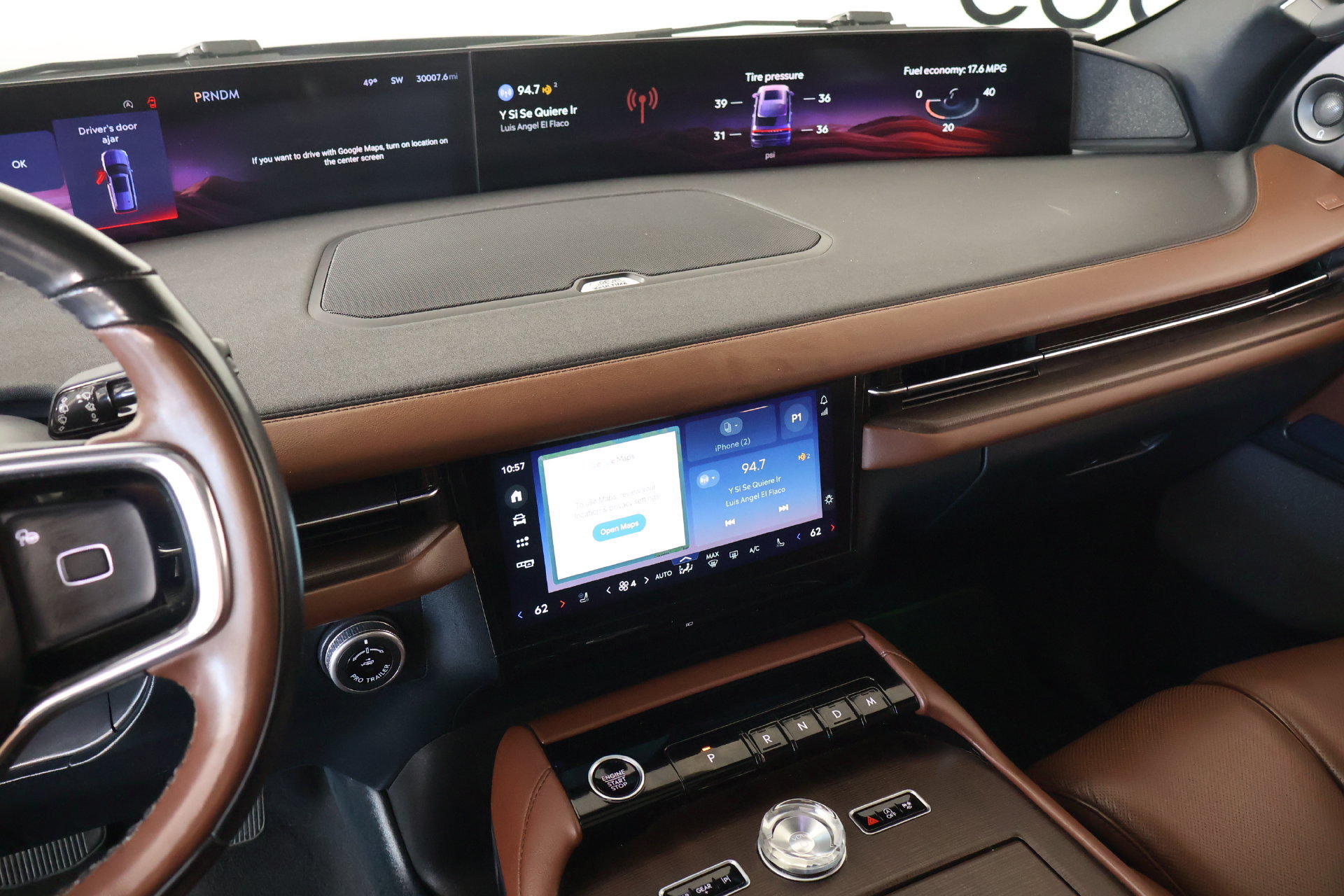Used 2025 Lincoln Navigator Reserve AWD/4WD image 5