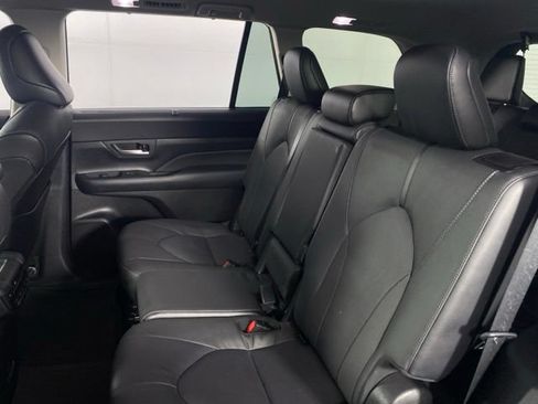 Used 2024 Toyota Grand Highlander FWD image 16