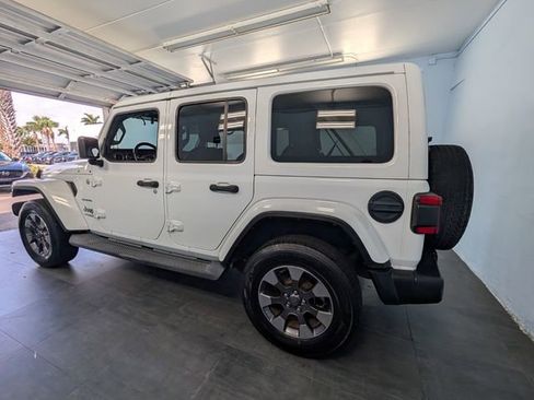 Used 2018 Jeep Wrangler Unlimited Sahara image 10