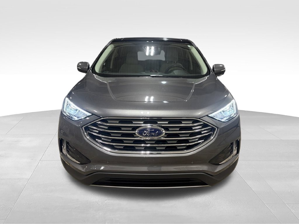 Used 2022 Ford Edge Titanium AWD/4WD image 2