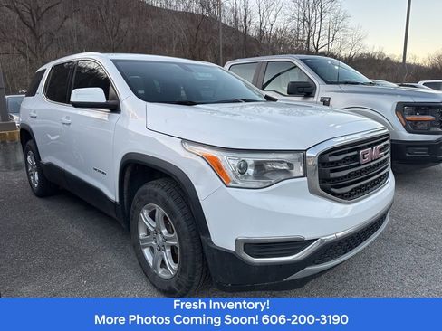 Used 2019 GMC Acadia SLE w/ LPO, Floor Liner Package FWD image 3