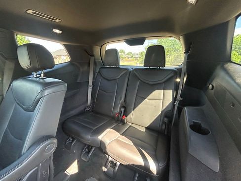 Used 2020 Cadillac XT6 Premium Luxury FWD image 11