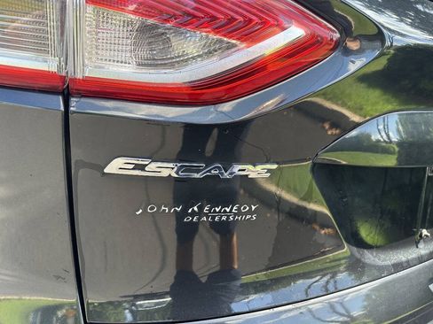 Used 2015 Ford Escape SE w/ Equipment Group 201A AWD/4WD image 8