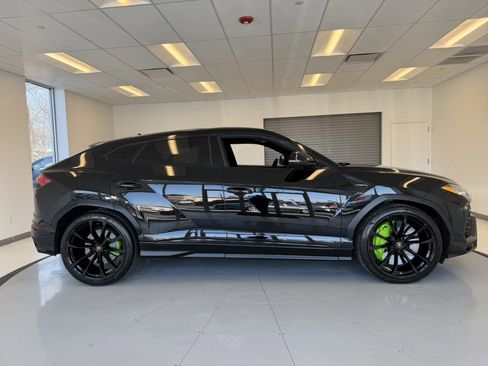 Used 2022 Lamborghini Urus image 79