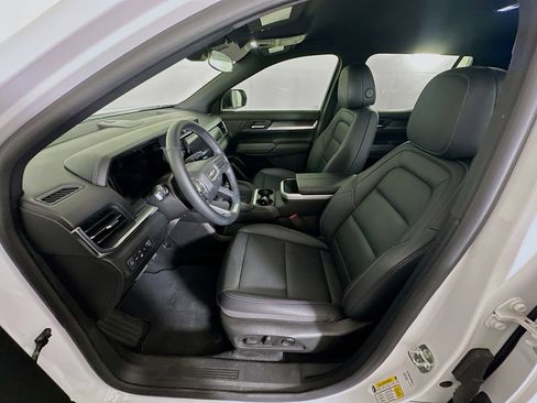 Used 2025 GMC Terrain Elevation w/ Elevation Premium Package AWD/4WD image 13
