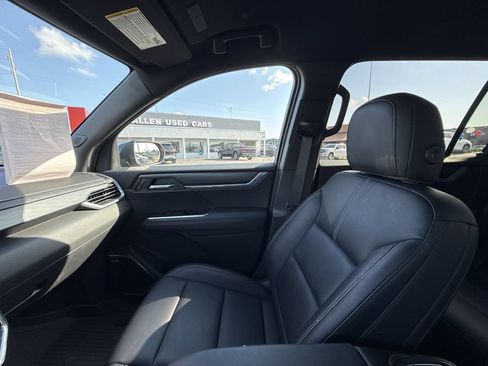 Used 2024 GMC Acadia Elevation w/ Luxury Package FWD image 33