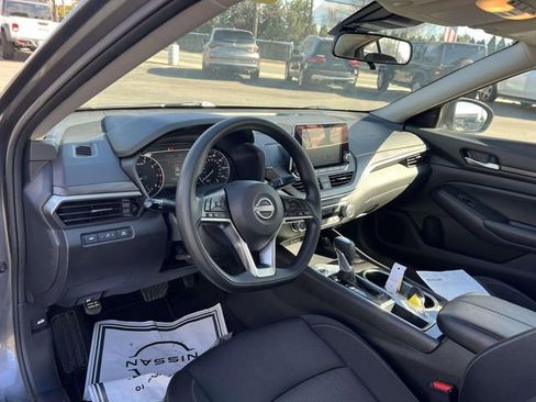 Used 2024 Nissan Altima 2.5 SV image 20