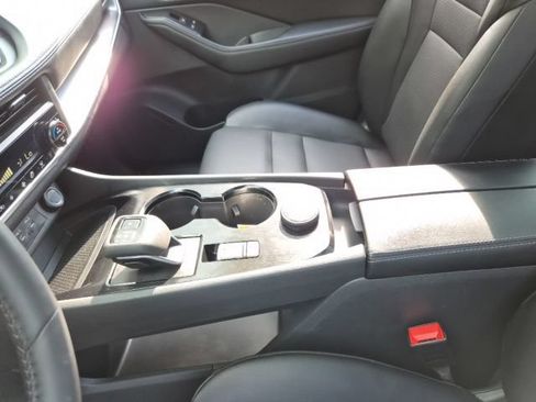 Used 2025 Nissan Rogue SV w/ SV Premium Package AWD/4WD image 23
