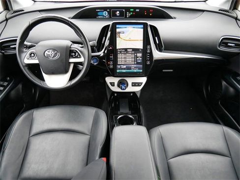 Used 2017 Toyota Prius Prime Premium image 11