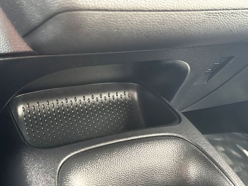 Used 2022 Toyota Corolla LE image 23