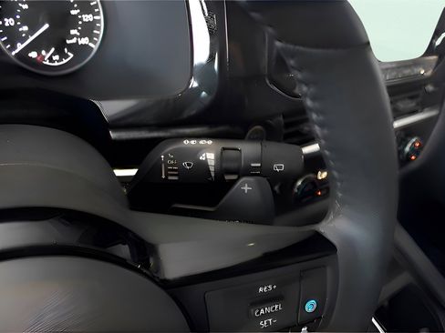 Used 2024 Nissan Pathfinder SL image 13