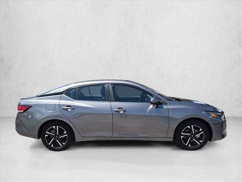 Used 2025 Nissan Sentra SV FWD image 4
