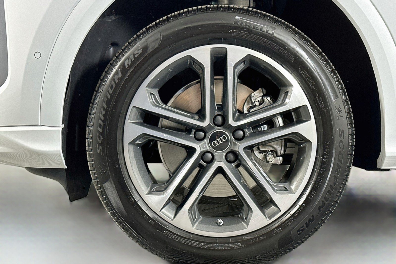 Used 2026 Audi Q5 Premium w/ Premium Plus AWD/4WD image 11