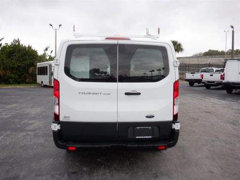 Used 2015 Ford Transit 250 130 Low Roof image 4