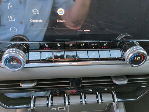 New 2026 GMC Canyon Elevation w/ Convenience Package RWD image 27