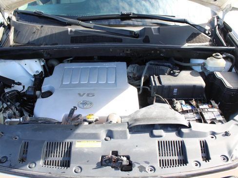 Used 2011 Toyota Highlander SE image 18