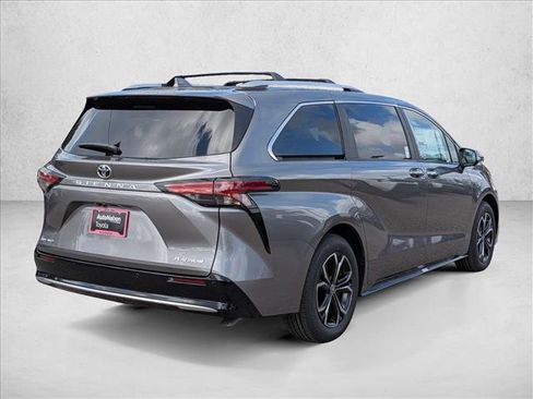New 2026 Toyota Sienna Platinum image 2