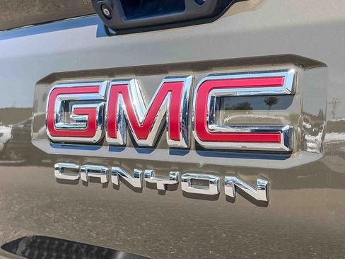 Used 2024 GMC Canyon Elevation w/ Elevation Premium Package RWD image 9