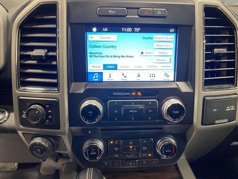 Used 2018 Ford F150 Lariat w/ Equipment Group 502A Luxury AWD/4WD image 16